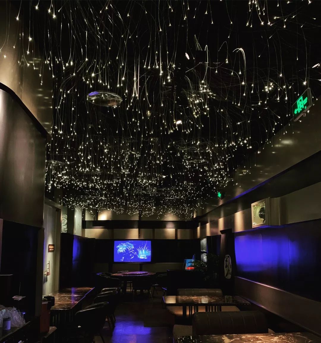 别去什么发布会演唱会了，这些地方就能见到你最喜欢的明星！