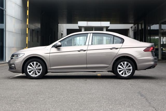 宝来家用轿车首选,家用代步10万以内买什么车