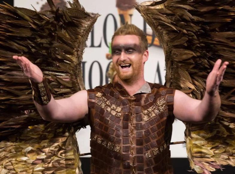 美女来吃巧克力,100个美女吃巧克力蛋糕