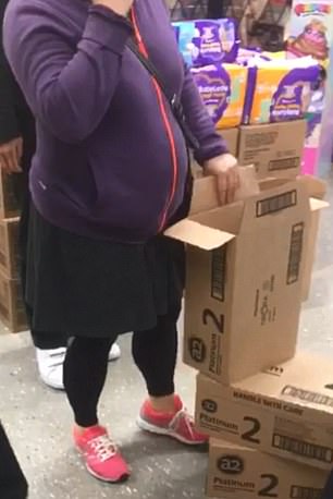 中国人去澳洲购买奶粉,澳洲代购抢奶粉事件