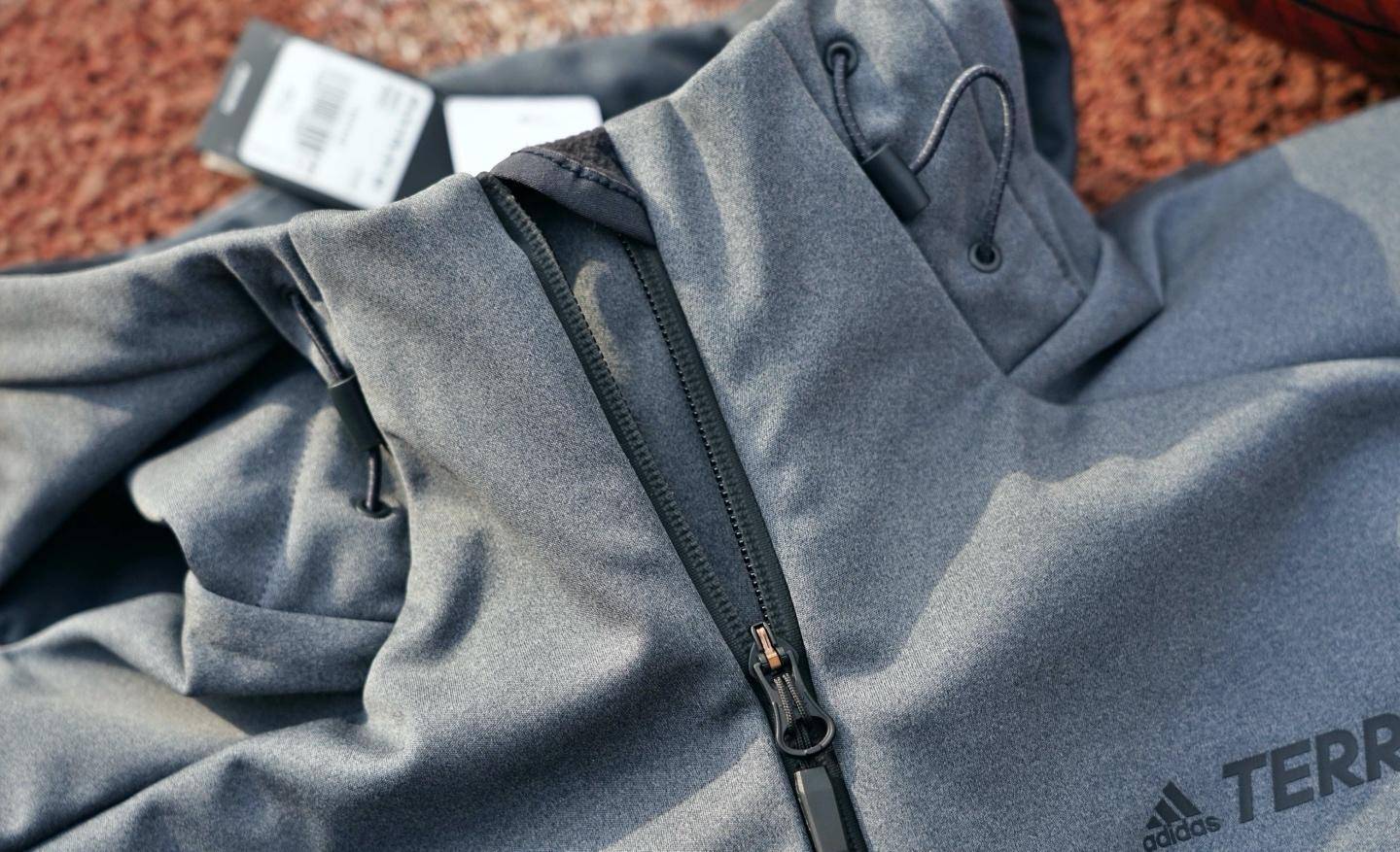 adidas连帽夹克男款白色,阿迪达斯terrex外套夹克