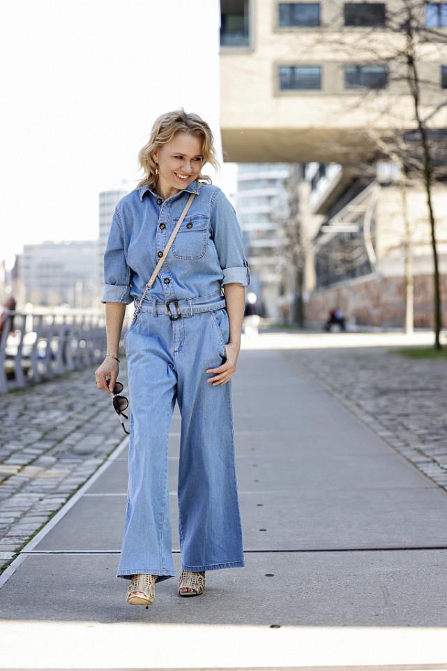 牛仔连体裤穿出独特风格 (春季适合穿连体牛仔裤吗)