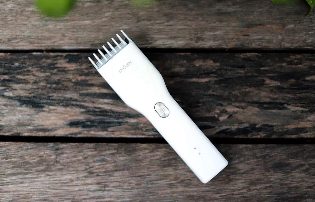 头发长理发店没开门怎么办，别在傻傻的等了，搞个理发器自己剃头