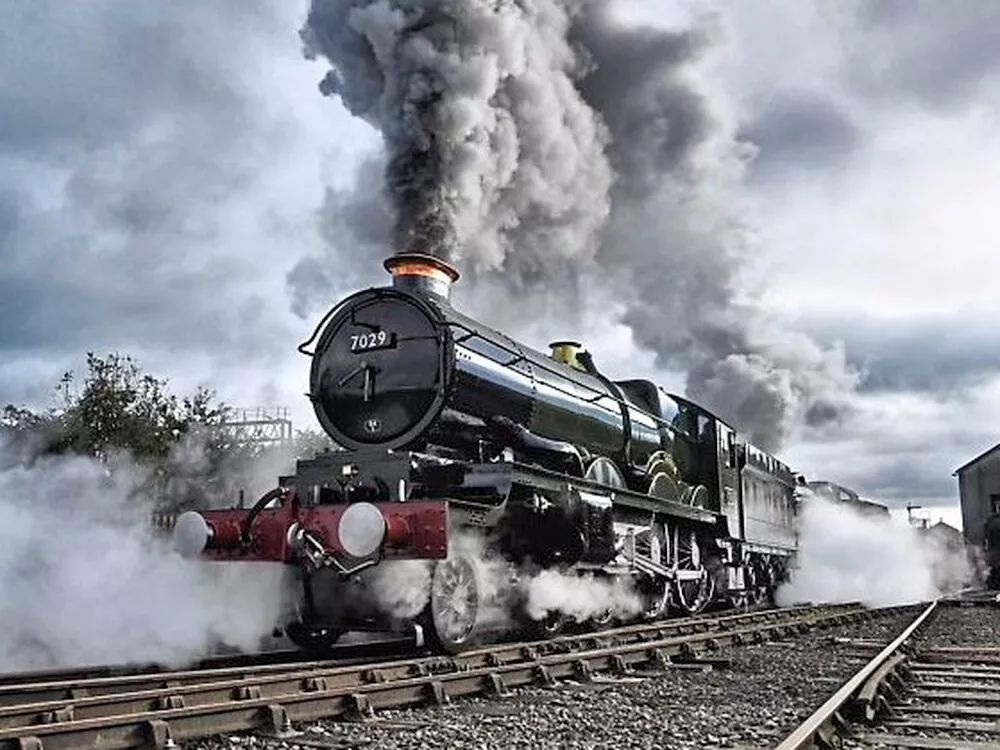 功率是描述做功快慢的物理量,描述发动机可靠的参数