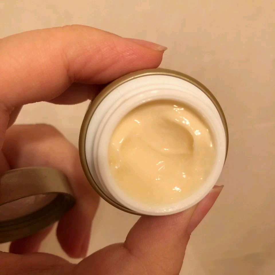 35岁眼霜推荐去细纹抗皱第一名,眼霜推荐紫熨斗