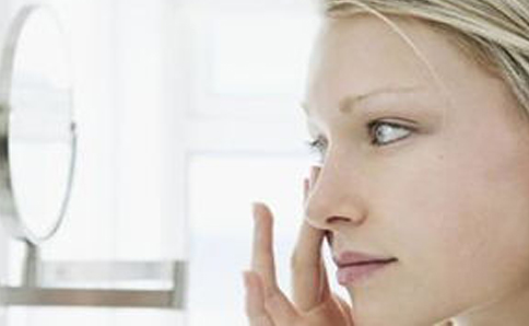 高度数半年抛隐形眼镜哪个牌子好,隐形眼镜哪些品牌好