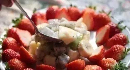 为什么香港人寿命最高,为何香港人寿命那么长