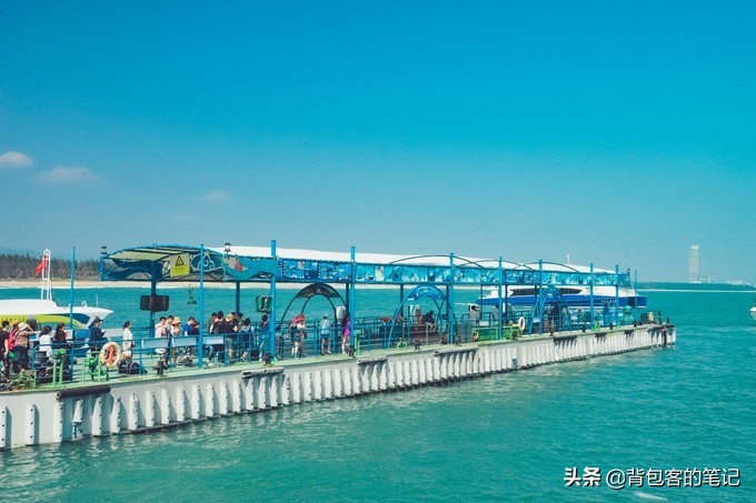 进出景区排队3个小时,岛上物价高上天,这的游客还是多的挤破头