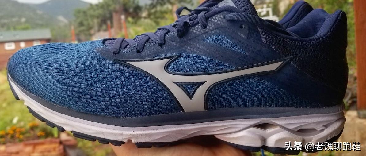 美津浓与亚瑟士哪个更耐穿,美津浓和亚瑟士怎么选