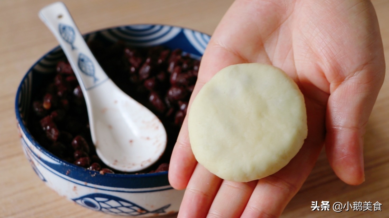烙饼想要更好吃有诀窍掌握这两步,怎样烙饼好吃又有层松软凉了不硬