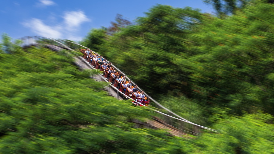 华侨城瀑布酒店房+餐+票，全部只要499！景区VIP通道免排队等你来