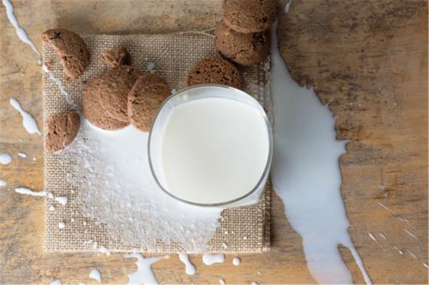 牛奶含哪种成分孕妇不能喝,牛奶饮品适合孕妇喝吗