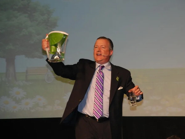 嘉康利（中国）再换帅老直销人方晓燕出任董事长