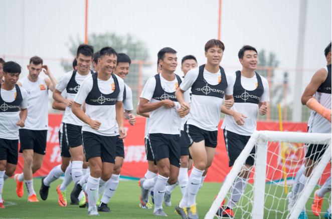 中国加油武汉加油宣传图,武汉加油中国加油标语牌