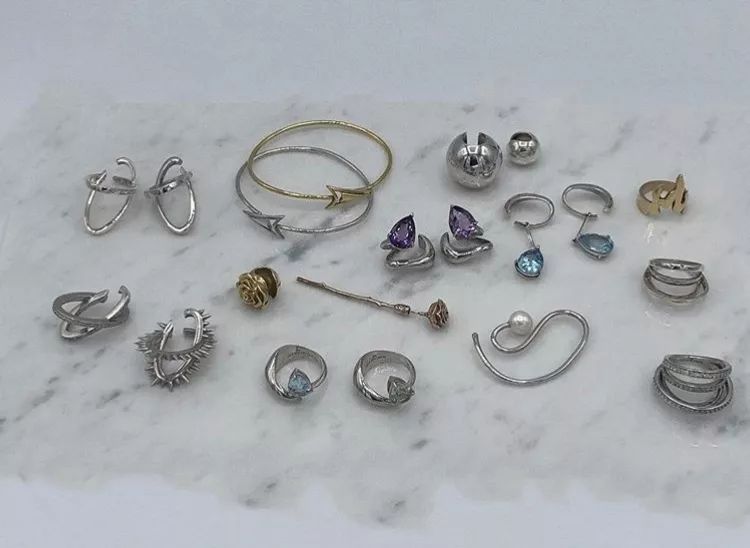 比起Ambush处了什么“对象”,我更关心这些小众配饰何时上新!