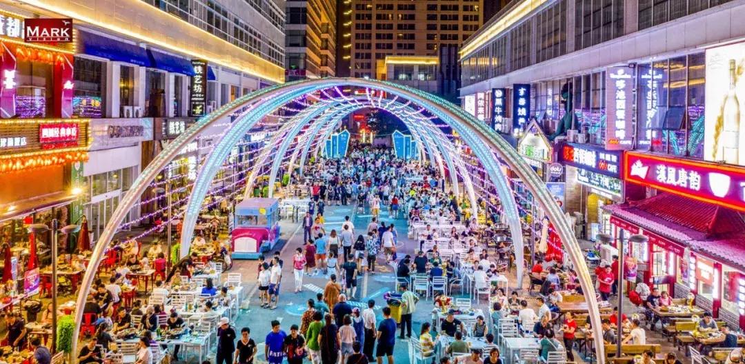 【繁荣夜间经济扮靓天津生活】“夜猫子”们的新去处！奥城夜市开街了，夏季延时至凌晨3点