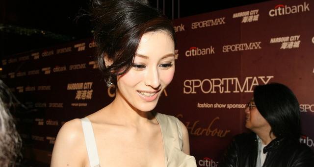 李嘉欣是巩俐级别的大咖？于正老师，您是不是对巩俐有什么误解