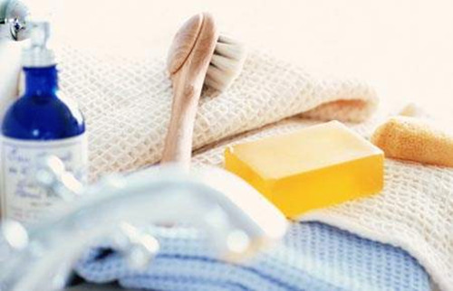 养宠经验分享狗狗训练,比熊7个月还能笼养吗