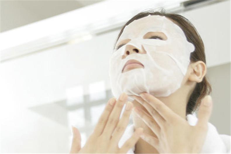 想要美白抗老如何选产品,护肤干货4招教你挑选一款好面膜