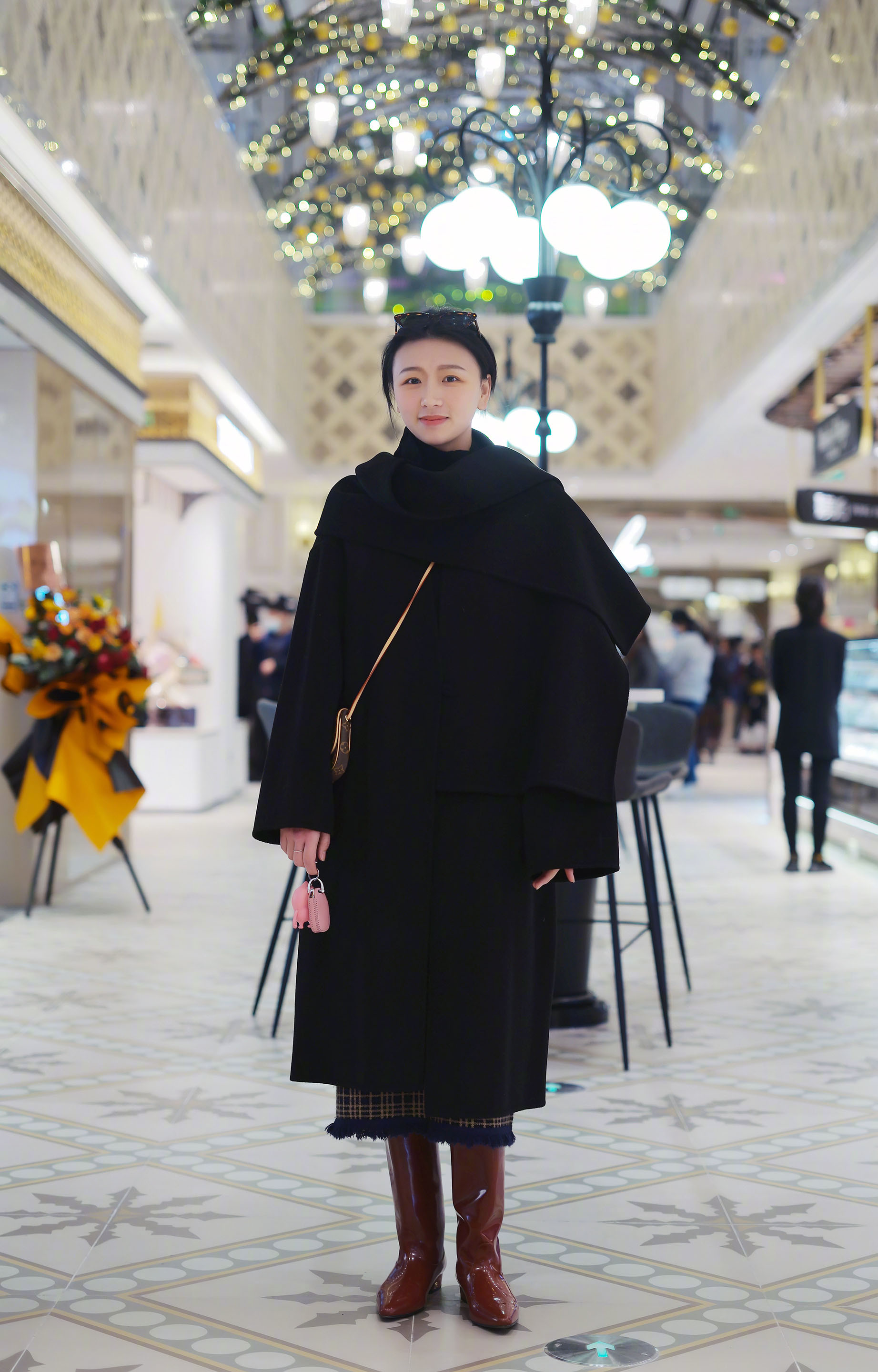 烟管靴2023还流行吗,烟管靴缺点