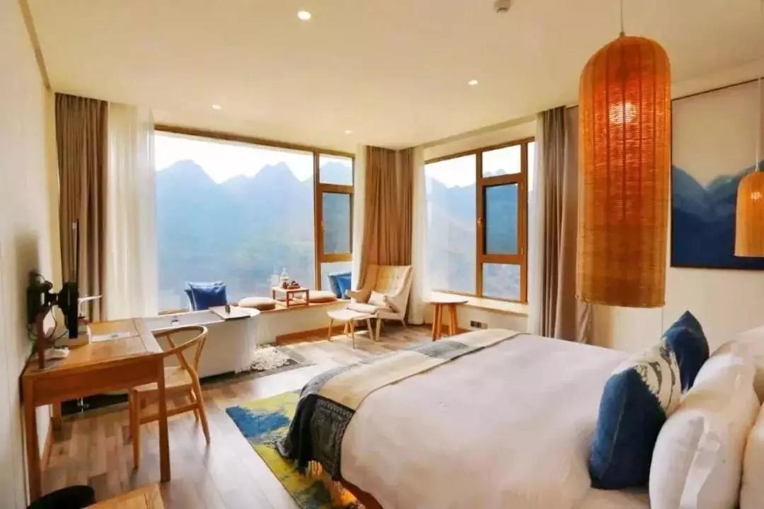 慢综艺之光拒绝剧本测评数十家“顶级”民宿，第一期就是浮云牧场