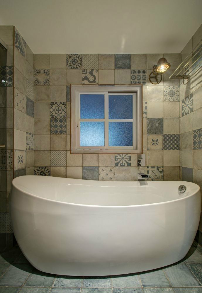 浴室没有窗户发霉怎么办,浴室没窗户怎么处理潮气