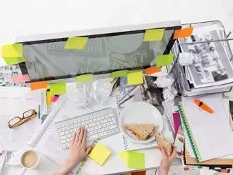 为什么明明不饿还是老想吃东西,明明不饿为啥还想吃东西