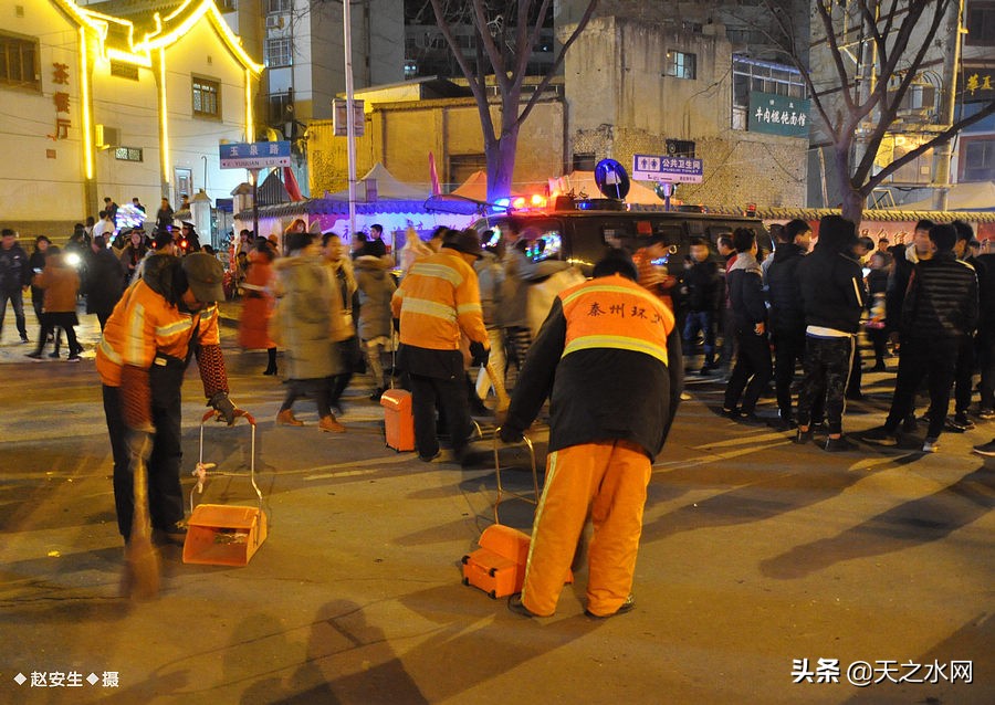 甘肃天水数万民众“上九朝观”祈福纳祥争烧头柱香！（组图）