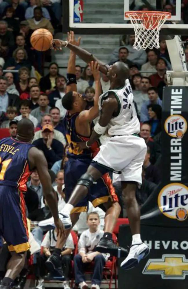 狼王加内特穿过的球鞋,球鞋加内特