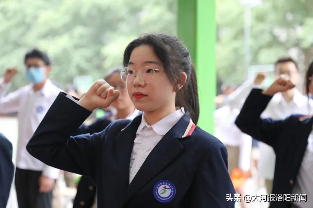 骊歌轻唱道珍重,扬帆追梦正当时——洛阳市东升第二中学举行2020届毕业典礼