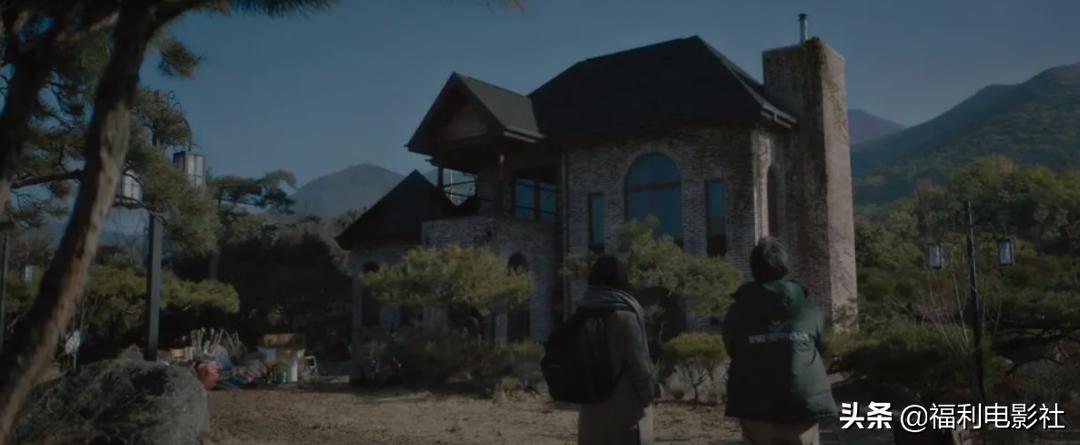 千万不要接来自过去的电话，女主救活了爸爸，但恶魔杀手也跟来了