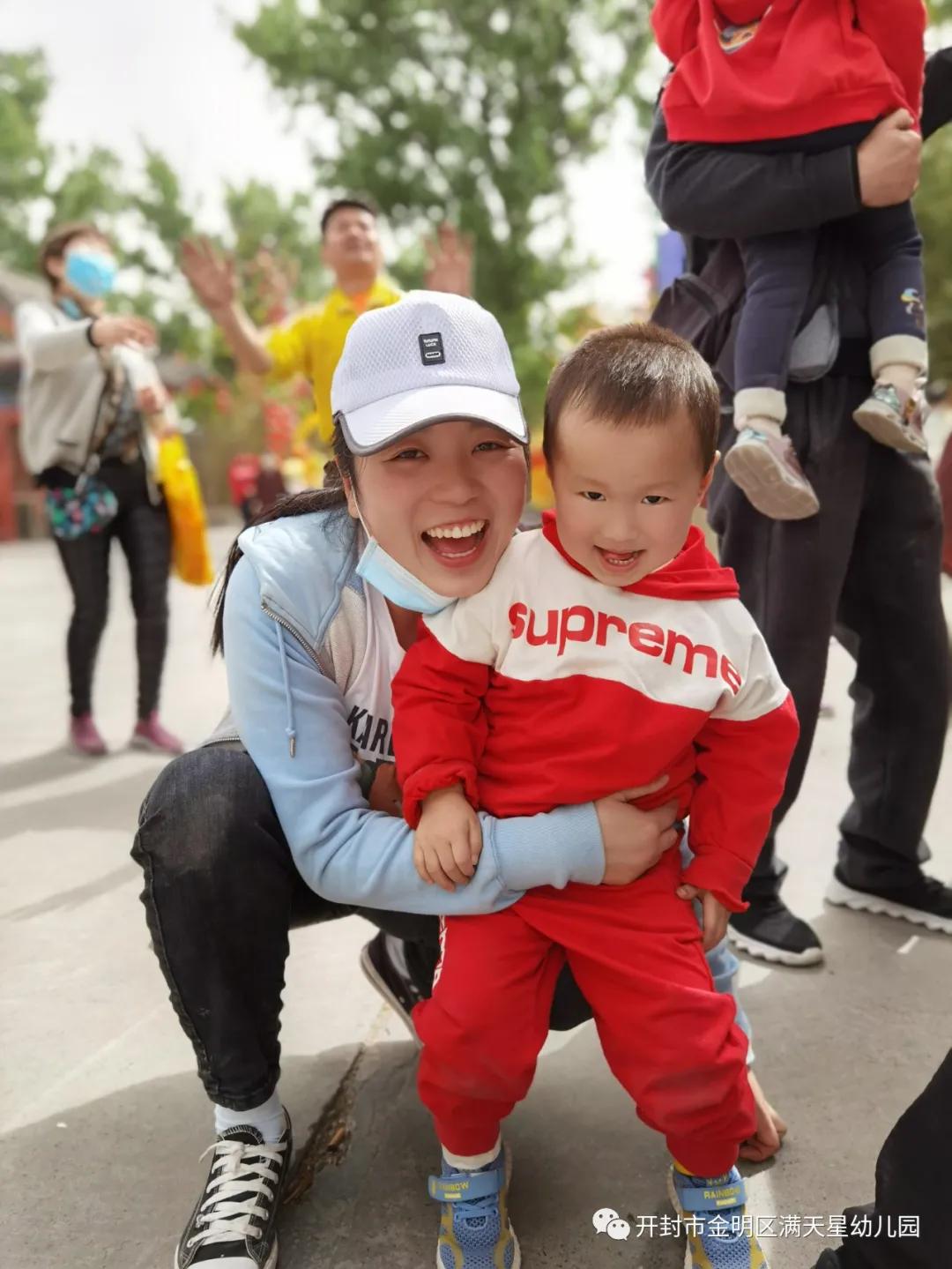 春日踏青亲子幼儿园,幼儿园开展春游踏青活动