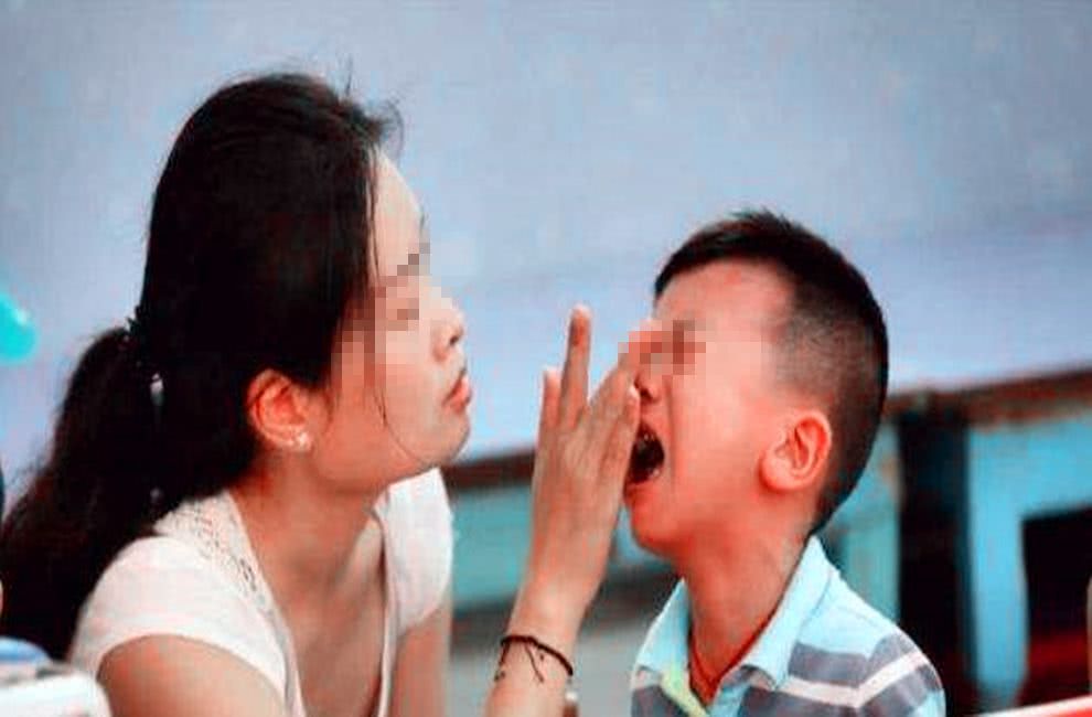 宝妈给娃断奶究竟有多发愁？涂辣椒、抹苦瓜汁，聪明的妈妈这样做