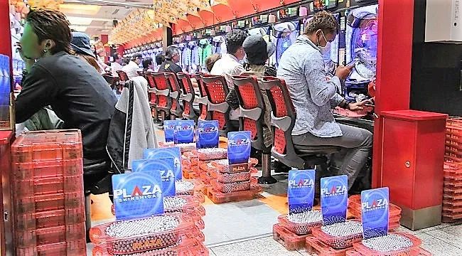 除了麻将，日本人还沉迷于这个赌博设备，一年花费过万亿元