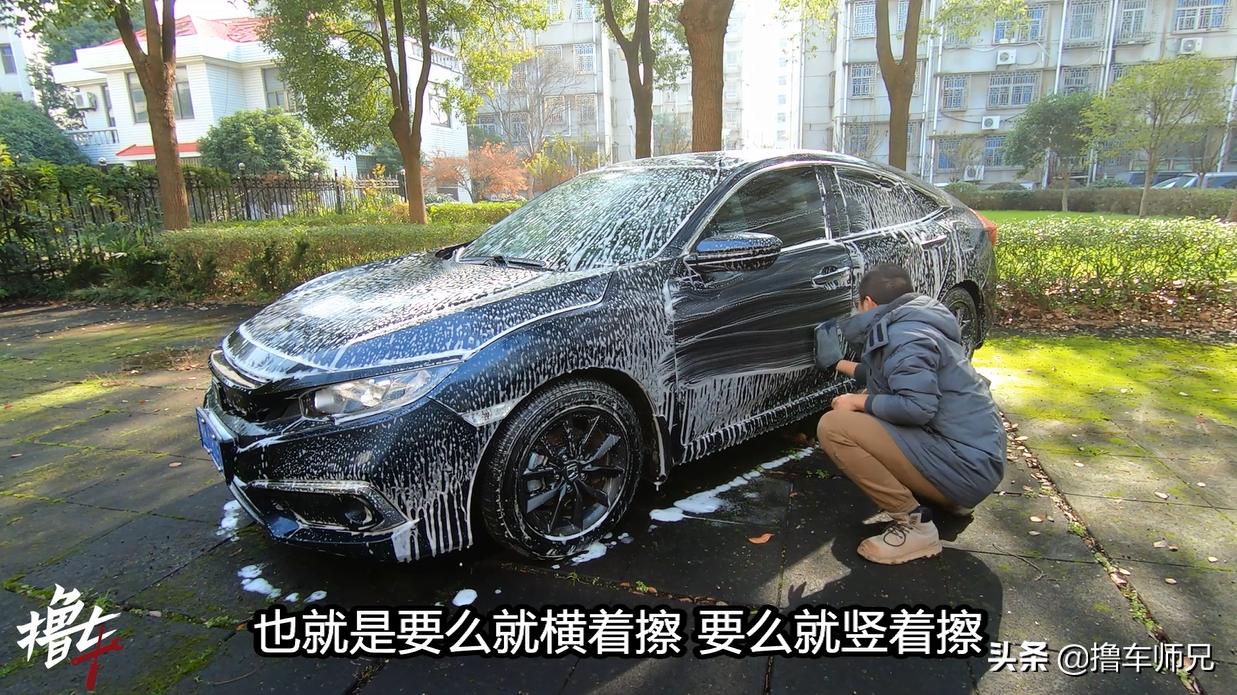 白色车车漆暗沉怎么办,车漆氧化失去光泽用什么洗