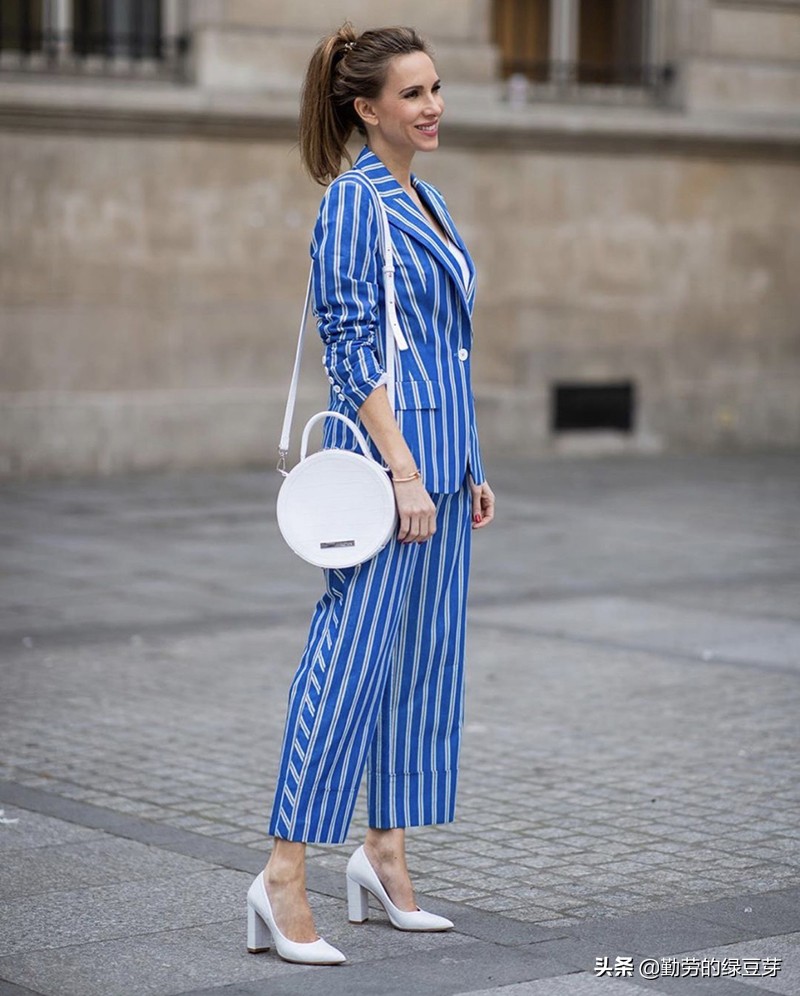 条纹风格穿什么衣服好看,条纹服饰的搭配方法有哪些
