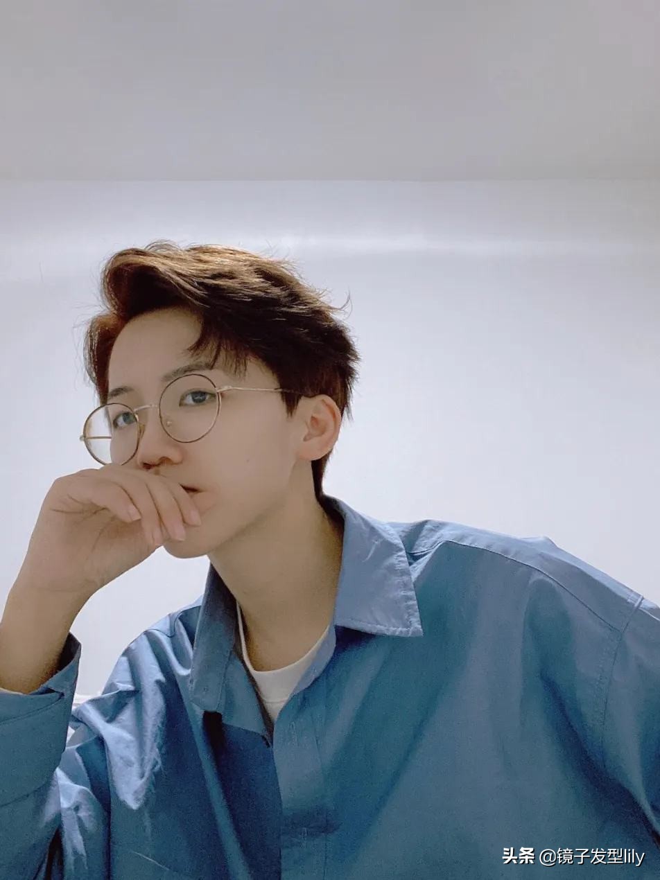 今年最流行的男发纹理烫钢铁烫,今年流行的男士发型韩式纹理烫