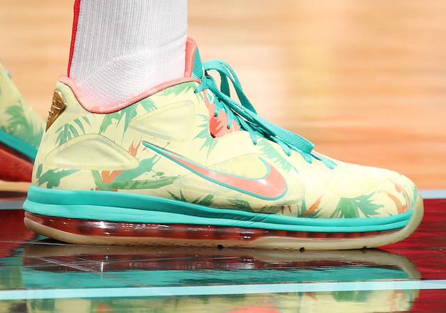 库里的新战靴,库里詹姆斯战靴