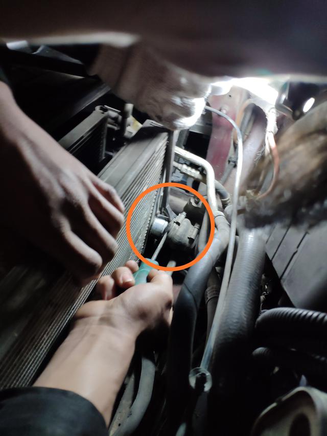 18年宝马gt水泵,8代gti水箱漏水