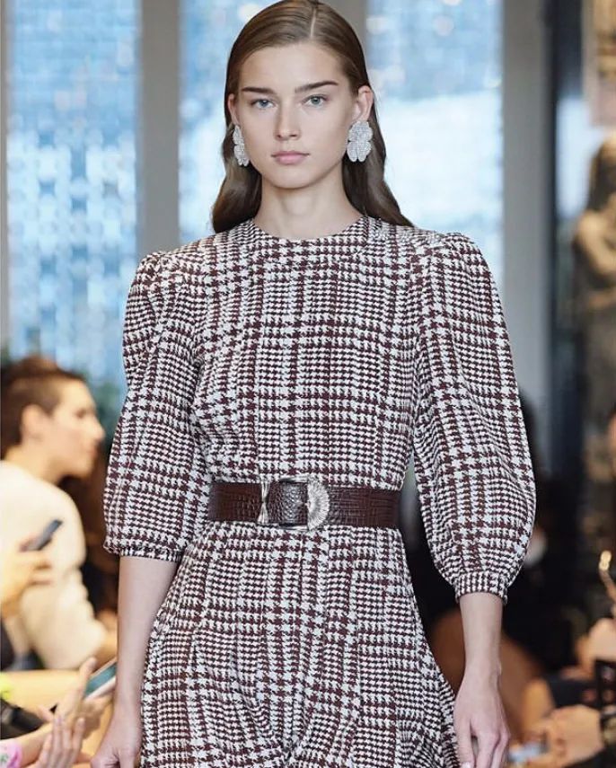 珍珠耳钉优雅永不过时,经典大方的耳钉