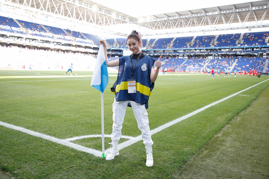 张天爱穿西装有多帅,张天爱穿制服视频