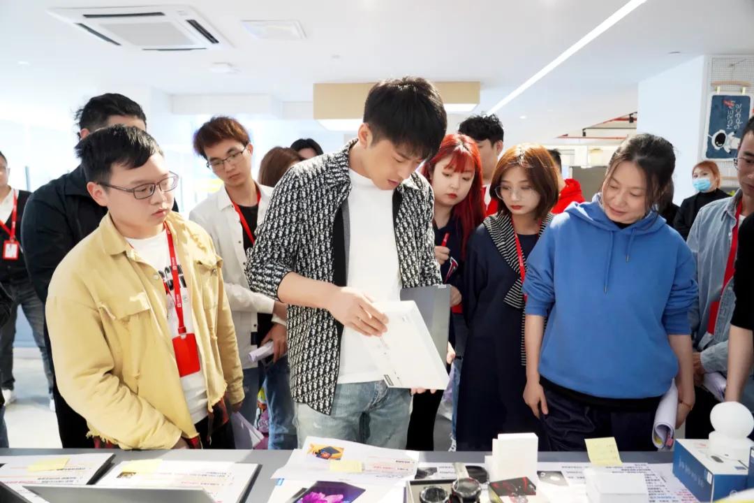 谁给辛巴下跪,谁和辛巴抗衡