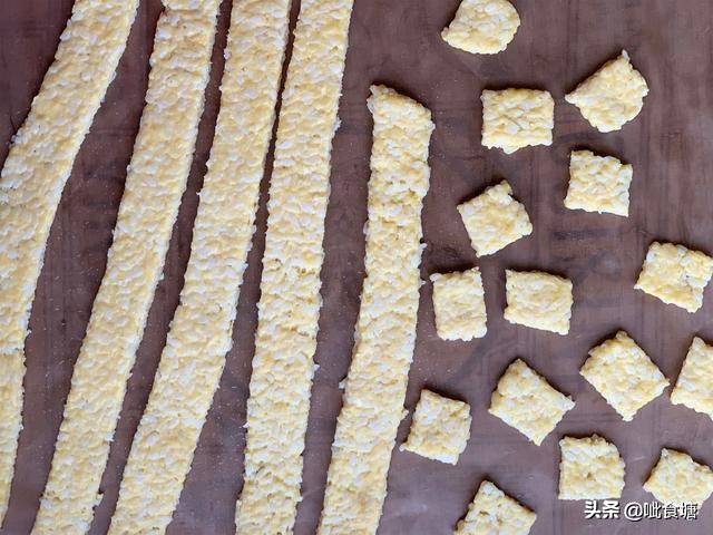 剩米饭别炒蛋做成锅巴香晕了,剩米饭不要扔的小妙招