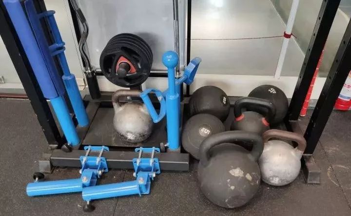 国内健身教练培训机,设备最全健身房