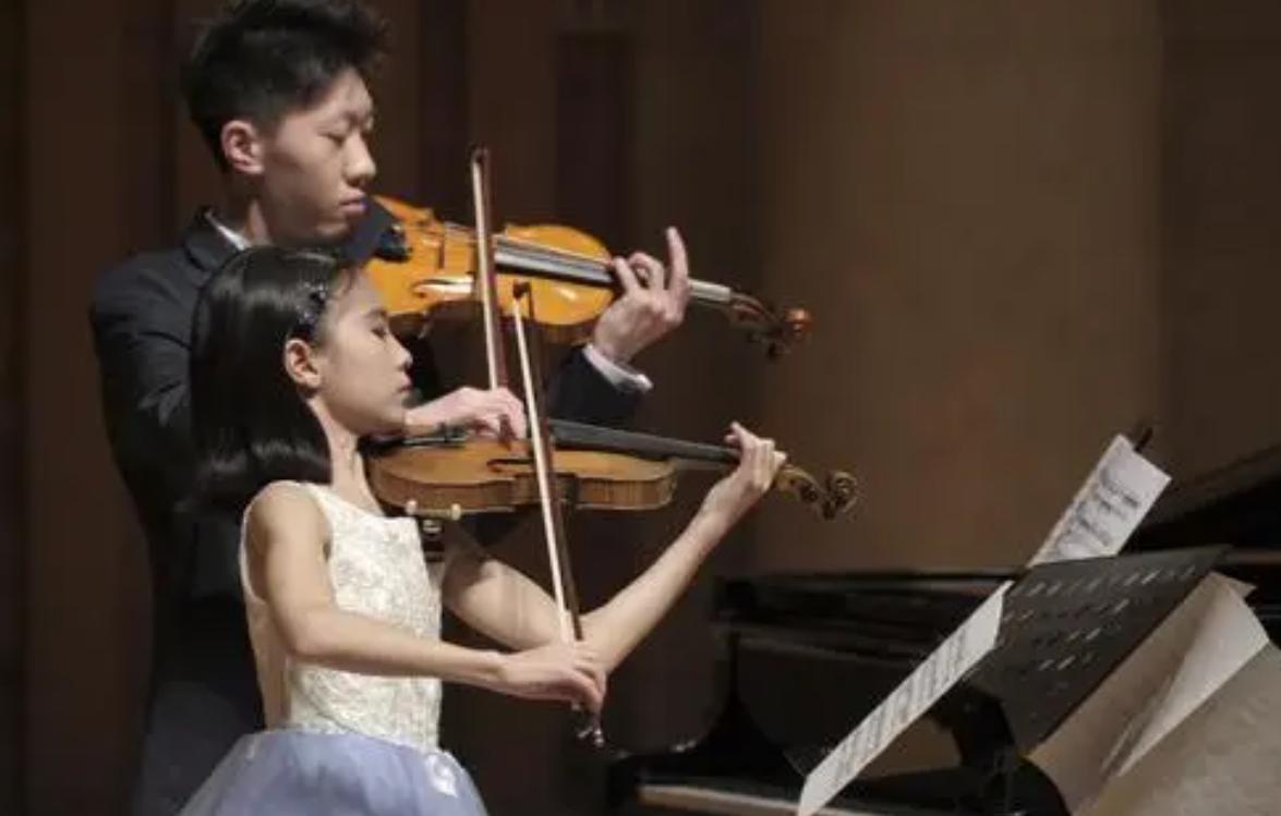 小学生的孩子攀比心理如何引导,小学生有攀比的现象如何正确引导