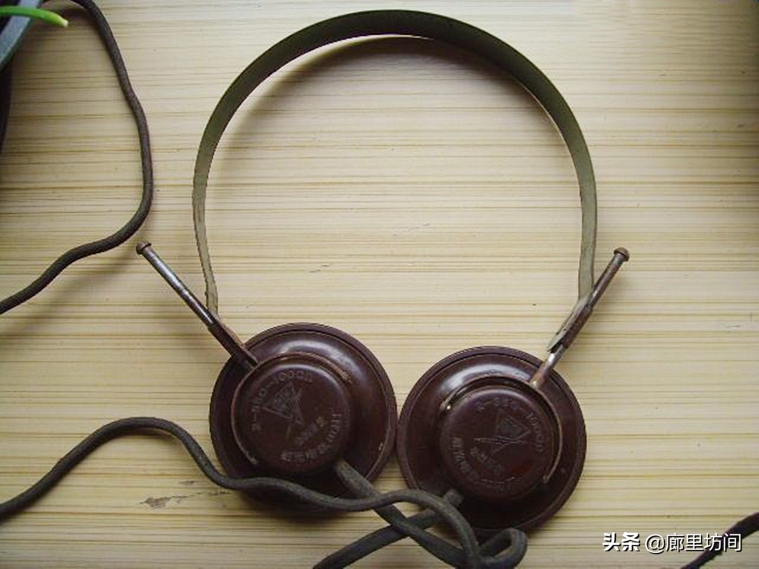 60年代收音机老物件,80年代老物件在墙上挂着的收音机