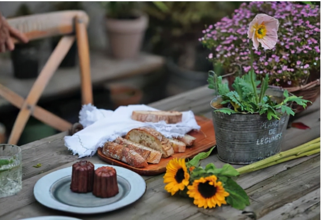 业余时间开个花店可以吗,因为不想上班开了一家花店