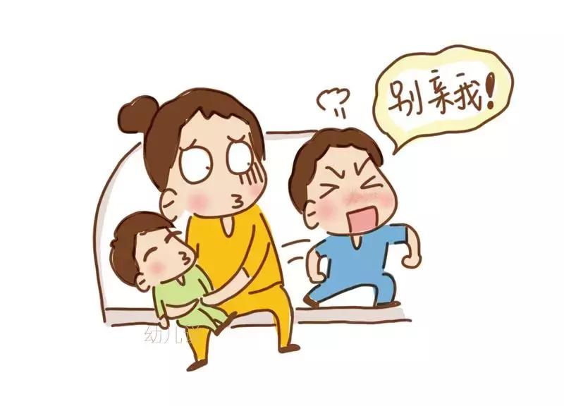 一位妈妈把一个孩子送全托幼儿园,另一孩子日托后,差别引人深思