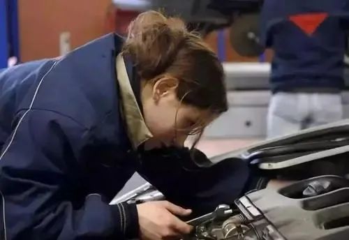 汽车太久没开打不着火怎么办,混动汽车多久不开就打不着火了