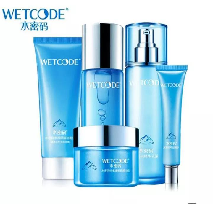 女人一般都喜欢的化妆品,女人喜欢的有名化妆品